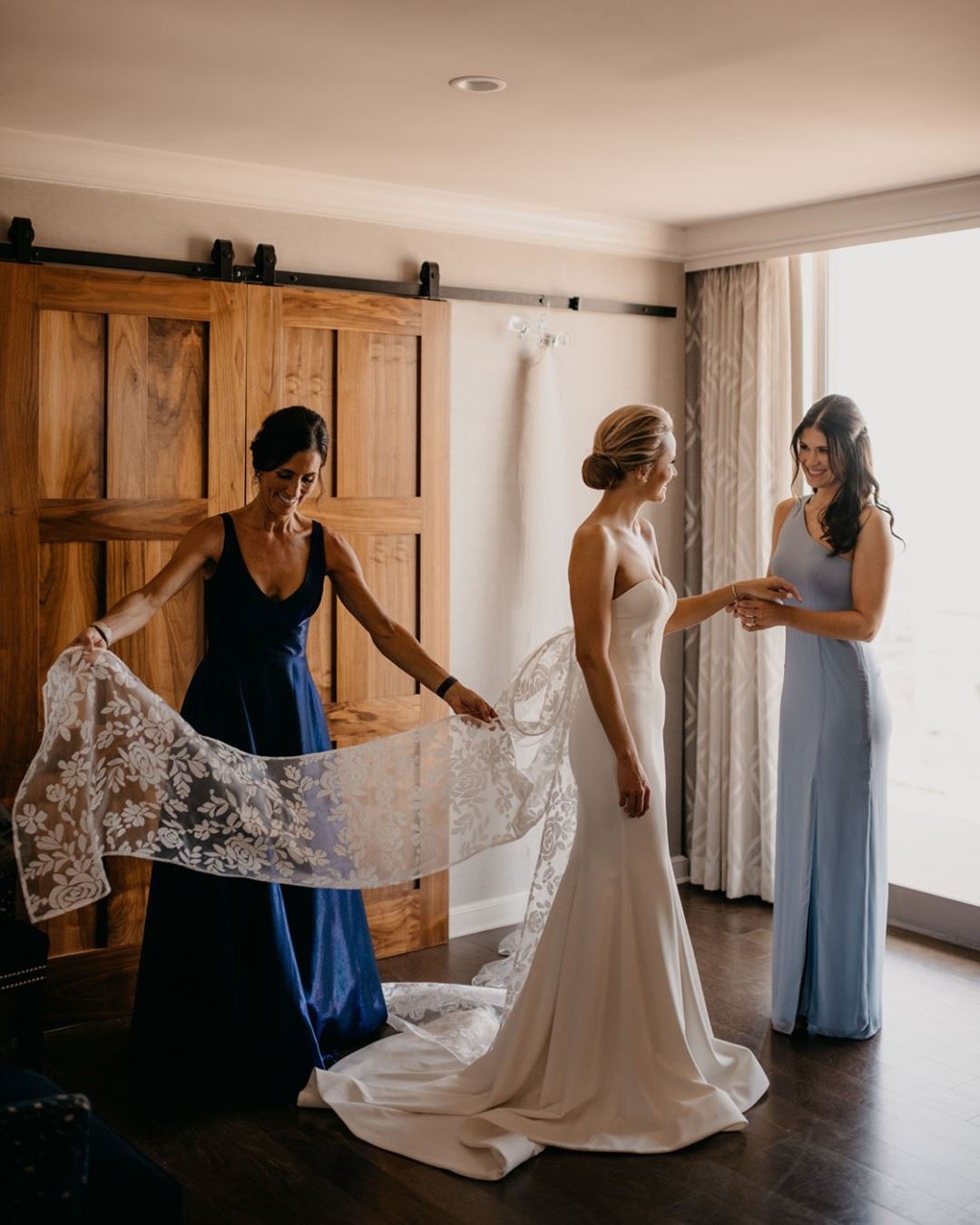 Photo of the real bride with her friends