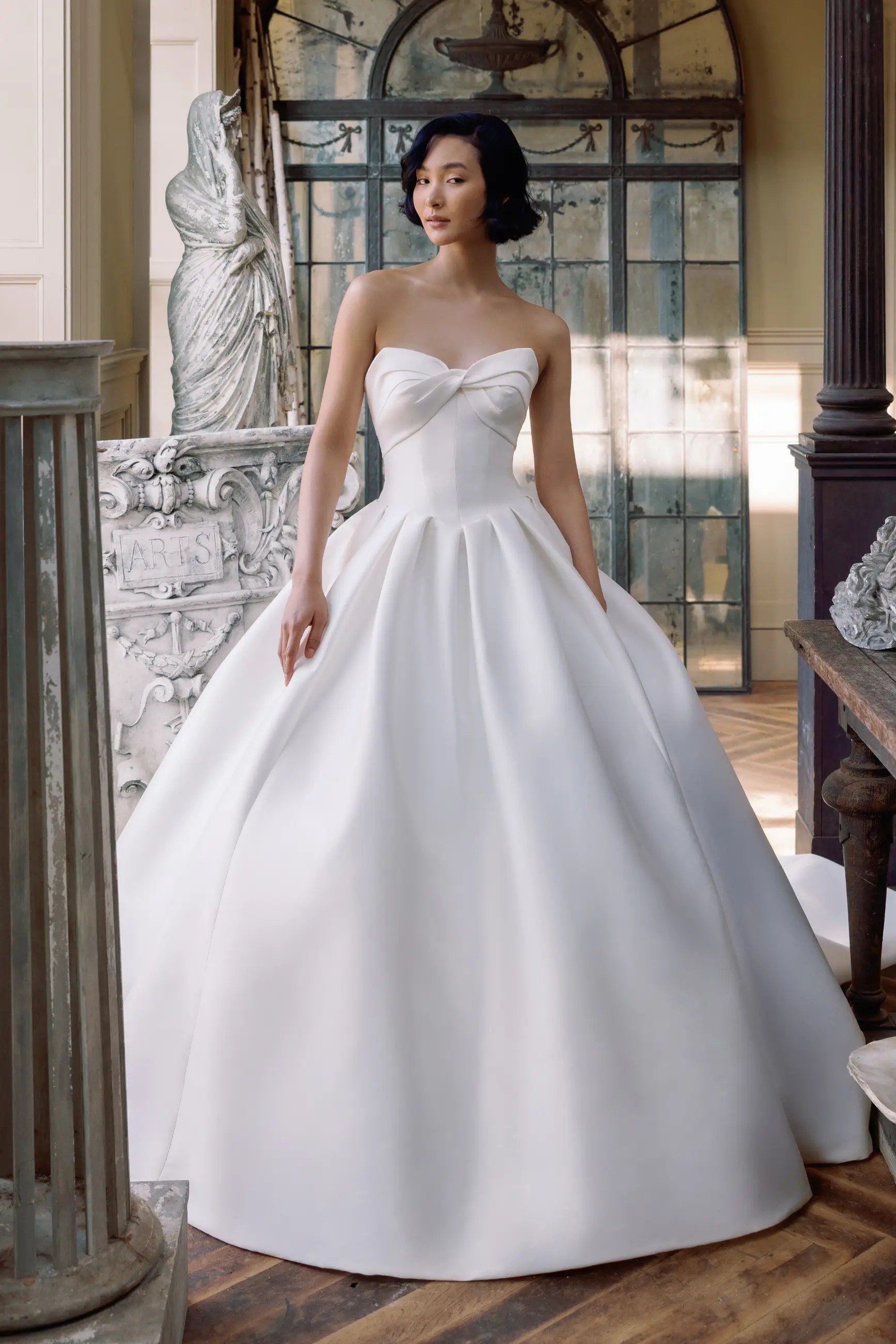 Bella Bianca Bridal Couture: Bella Bianca Bridal Couture Trunkshow